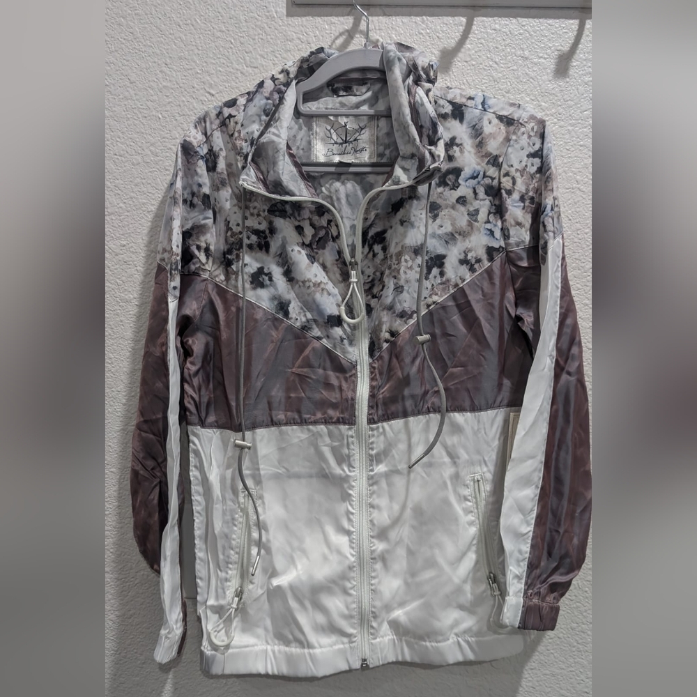 Boundless North Windbreaker